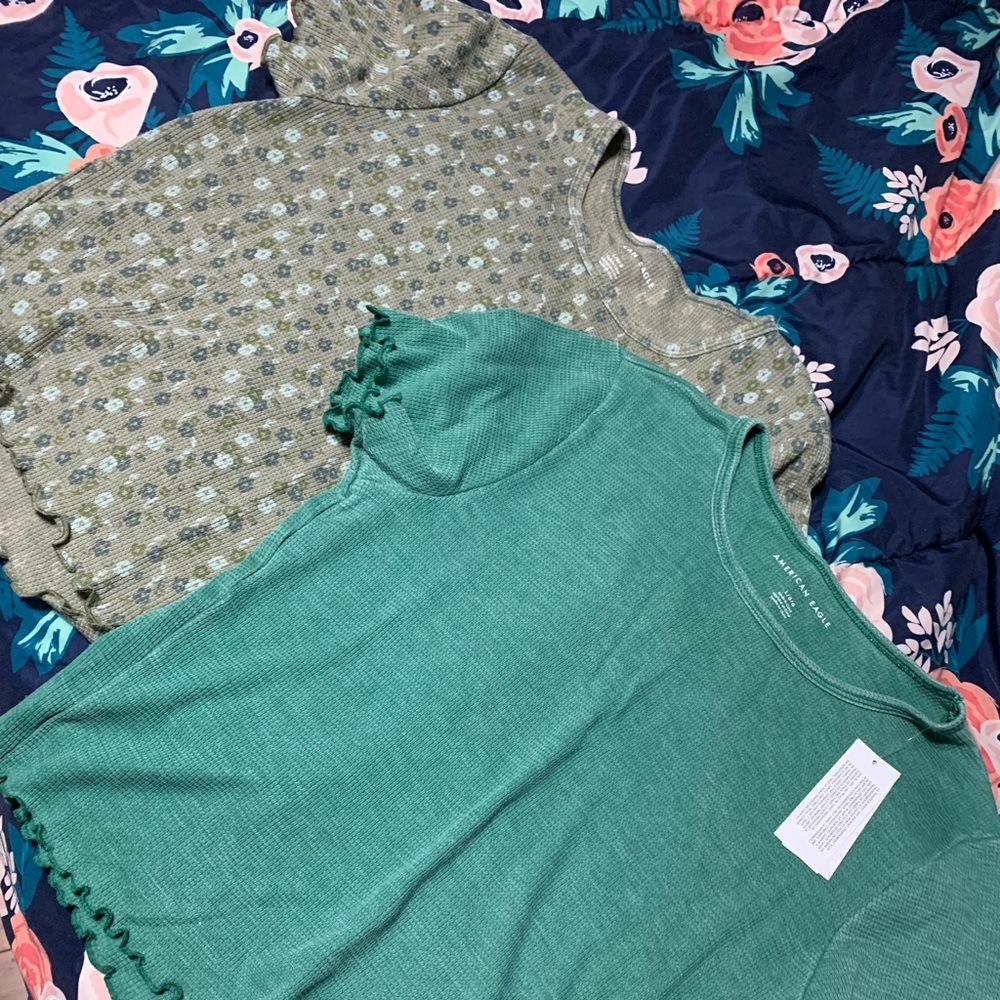 2 so lg American eagle crop top one with tags one without. Brand new
